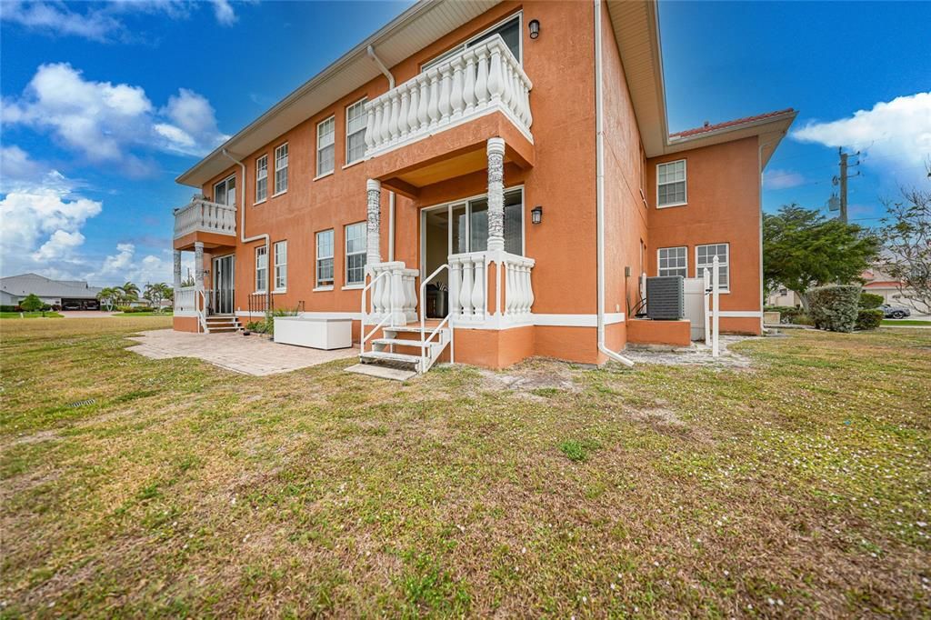 For Rent: $1,750 (3 beds, 2 baths, 1421 Square Feet)