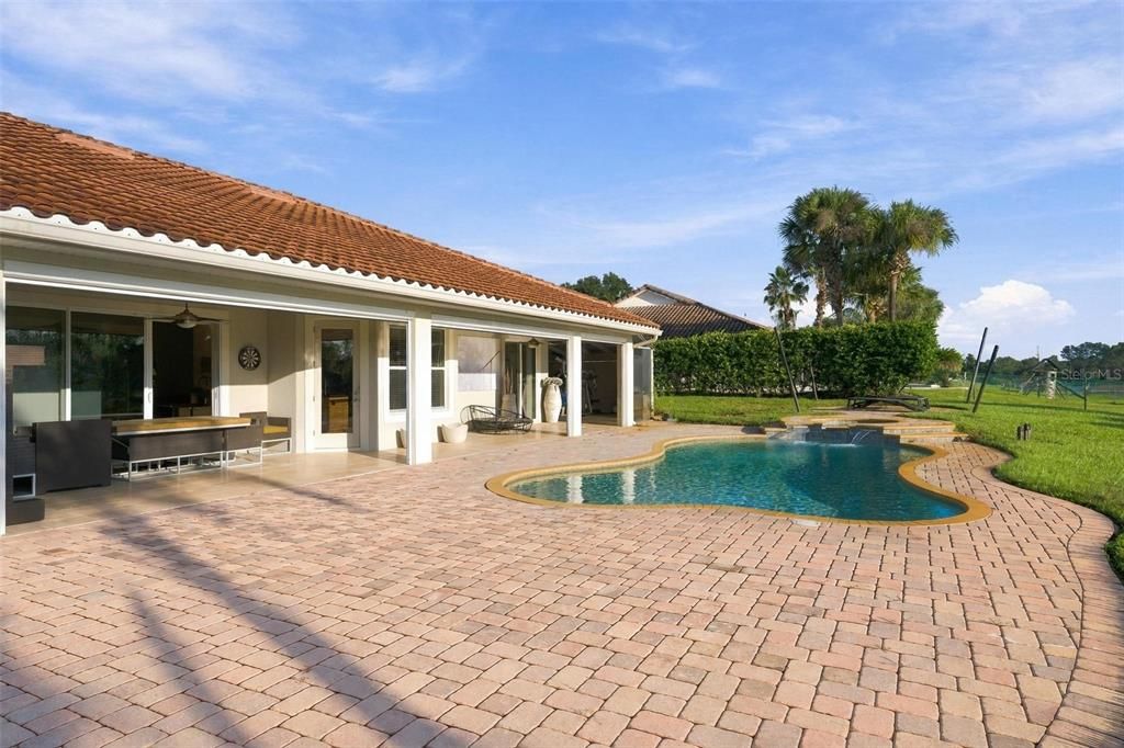 En Venta: $980,000 (4 camas, 4 baños, 2795 Pies cuadrados)