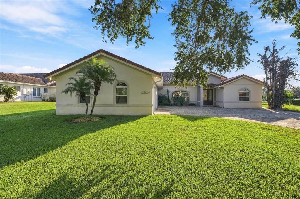 En Venta: $980,000 (4 camas, 4 baños, 2795 Pies cuadrados)