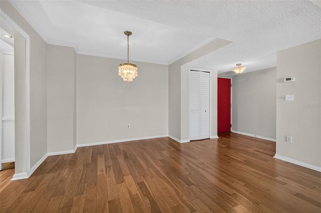 For Sale: $599,999 (2 beds, 2 baths, 1260 Square Feet)