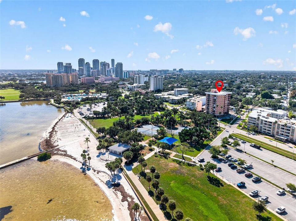 For Sale: $599,999 (2 beds, 2 baths, 1260 Square Feet)