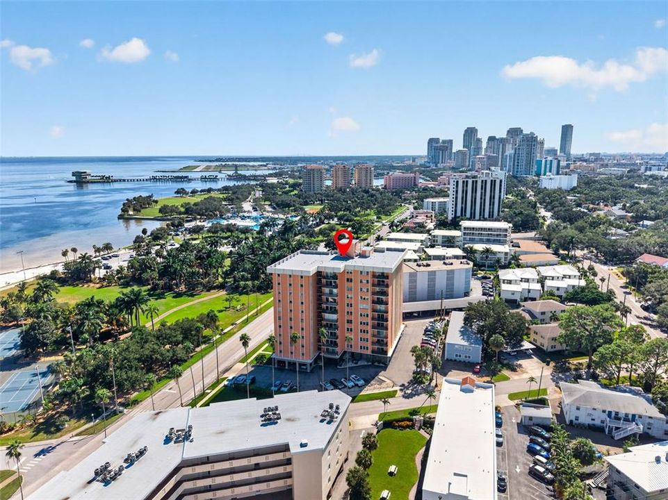 For Sale: $599,999 (2 beds, 2 baths, 1260 Square Feet)