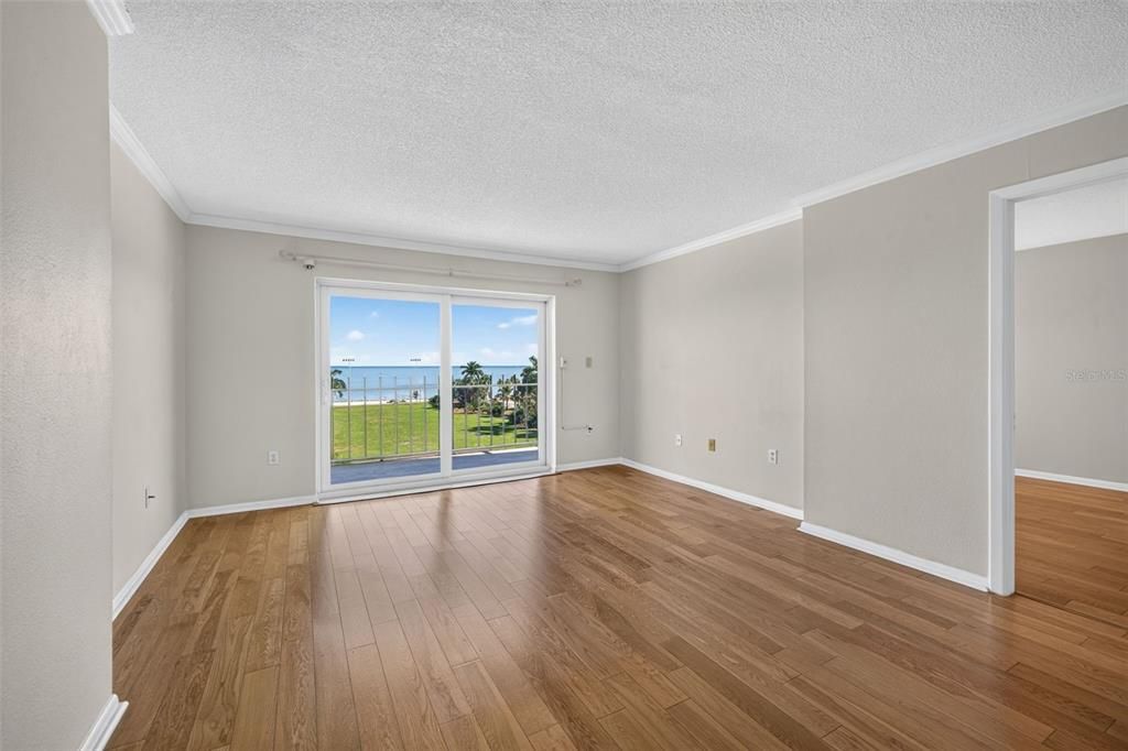 For Sale: $599,999 (2 beds, 2 baths, 1260 Square Feet)