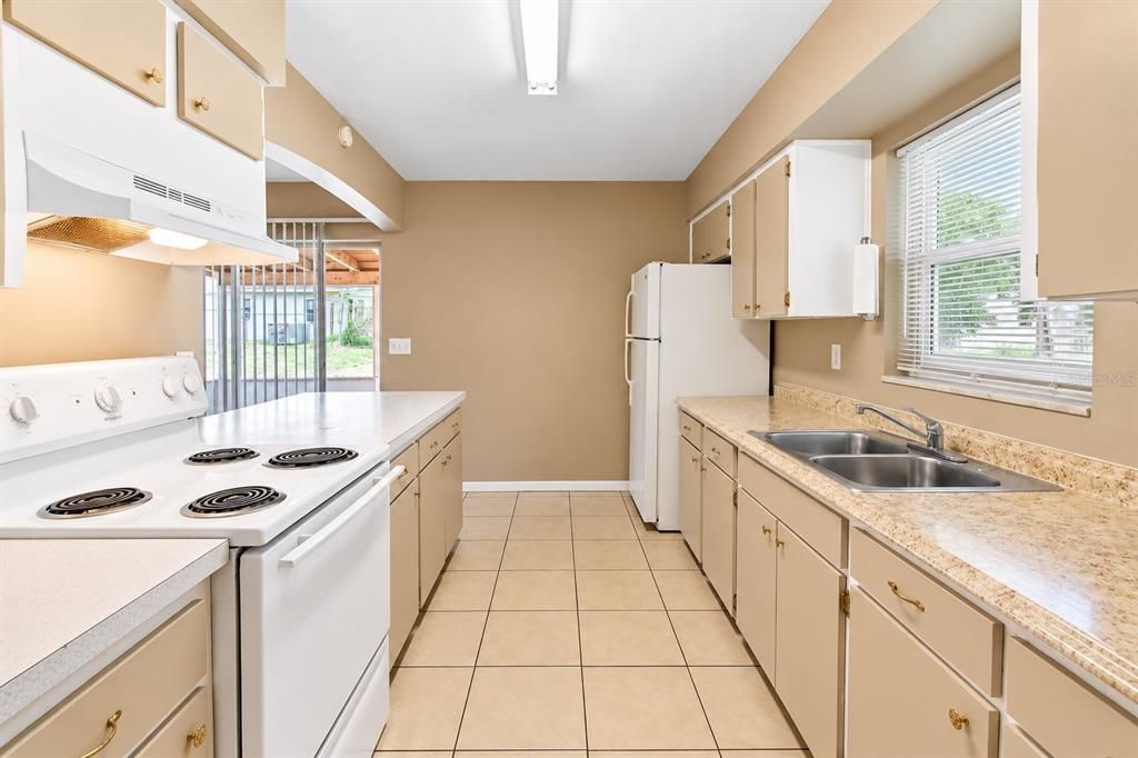 For Rent: $1,450 (2 beds, 1 baths, 1000 Square Feet)