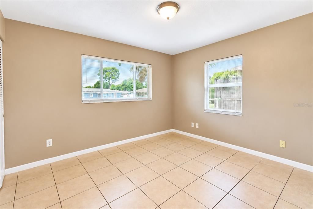 For Rent: $1,450 (2 beds, 1 baths, 1000 Square Feet)