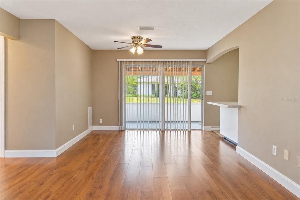 For Rent: $1,450 (2 beds, 1 baths, 1000 Square Feet)
