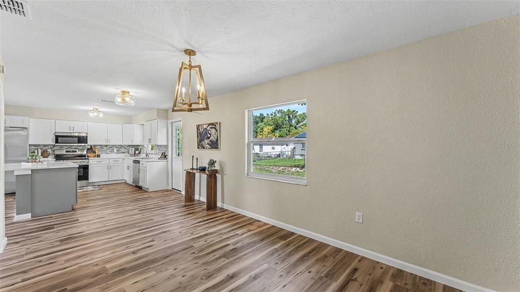 На продажу: $249,900 (3 спален, 1 ванн, 1526 Квадратных фут)