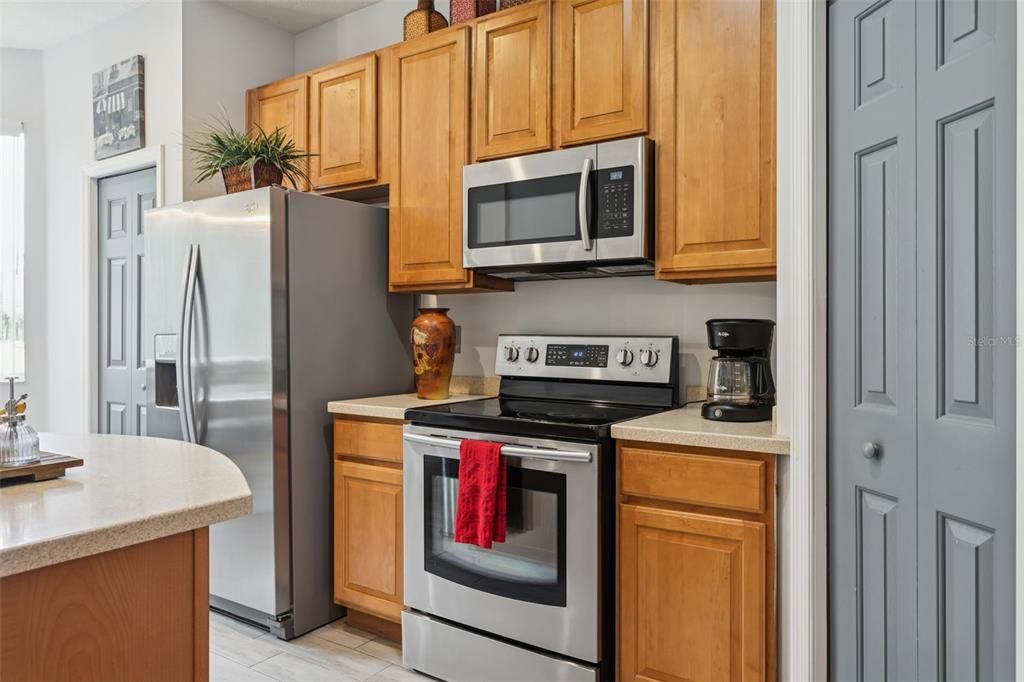 For Rent: $3,600 (4 beds, 3 baths, 3933 Square Feet)
