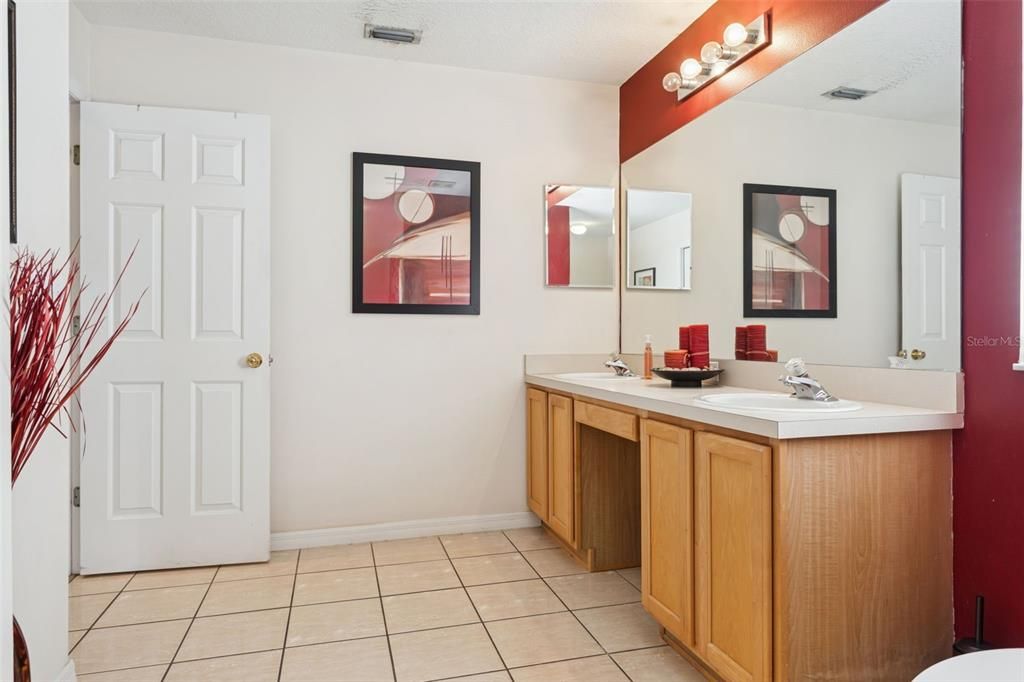 For Rent: $3,600 (4 beds, 3 baths, 3933 Square Feet)