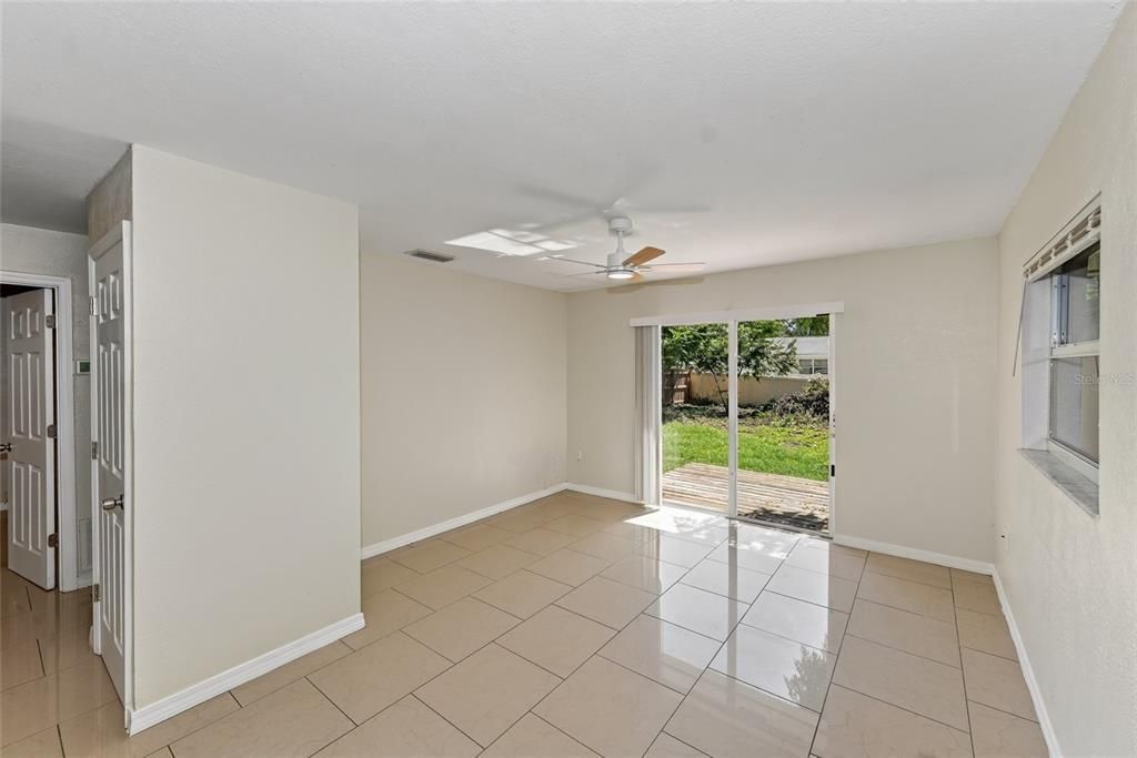 For Rent: $1,700 (2 beds, 1 baths, 750 Square Feet)