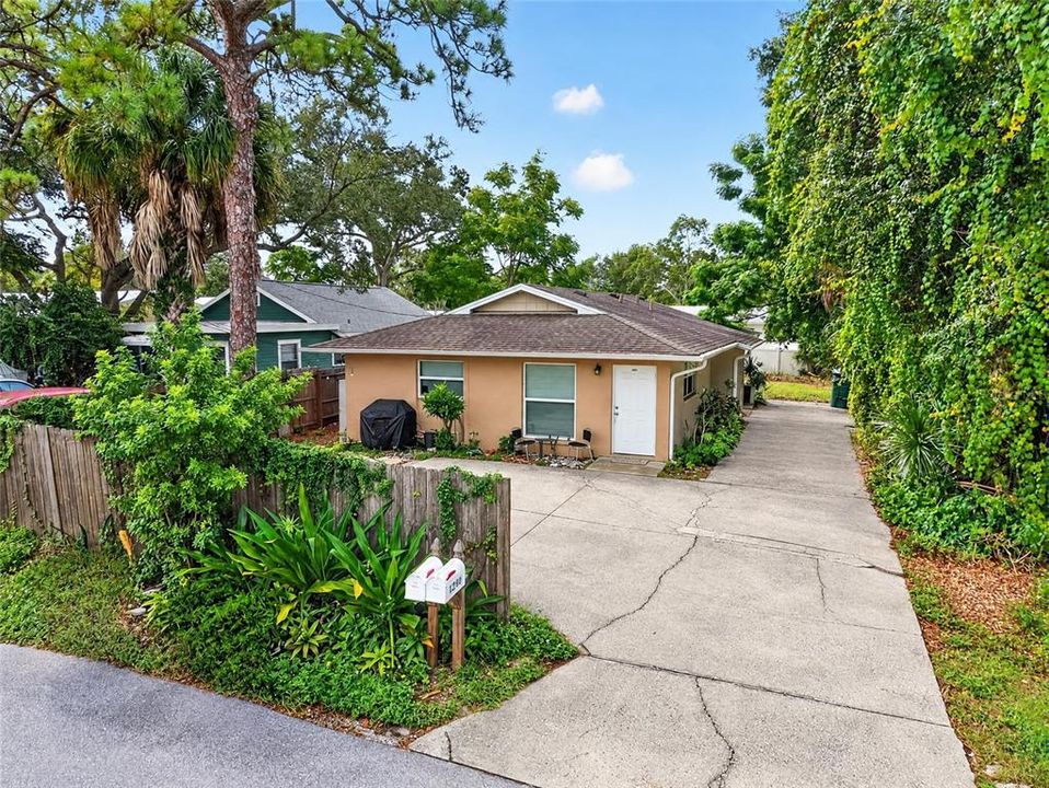 For Rent: $1,700 (2 beds, 1 baths, 750 Square Feet)