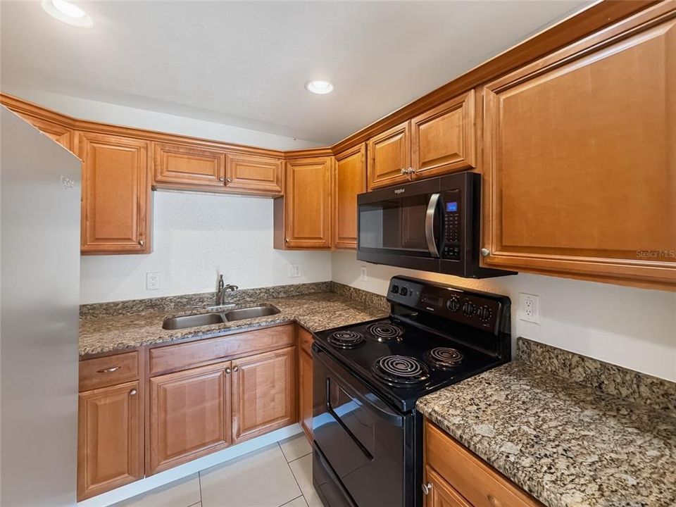 For Rent: $1,700 (2 beds, 1 baths, 750 Square Feet)