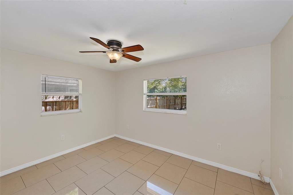 For Rent: $1,700 (2 beds, 1 baths, 750 Square Feet)