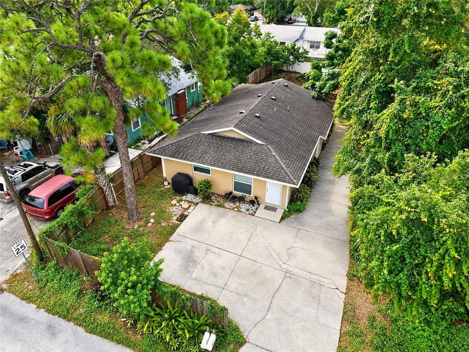 For Rent: $1,700 (2 beds, 1 baths, 750 Square Feet)