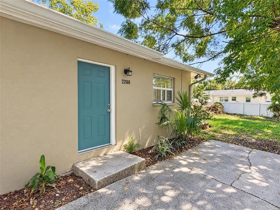 For Rent: $1,700 (2 beds, 1 baths, 750 Square Feet)