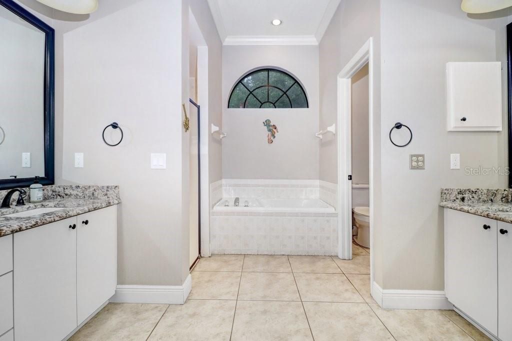 For Sale: $925,000 (4 beds, 4 baths, 3356 Square Feet)