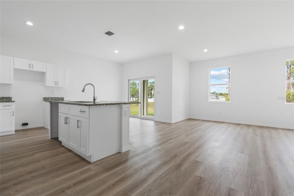 For Sale: $324,000 (3 beds, 2 baths, 1532 Square Feet)