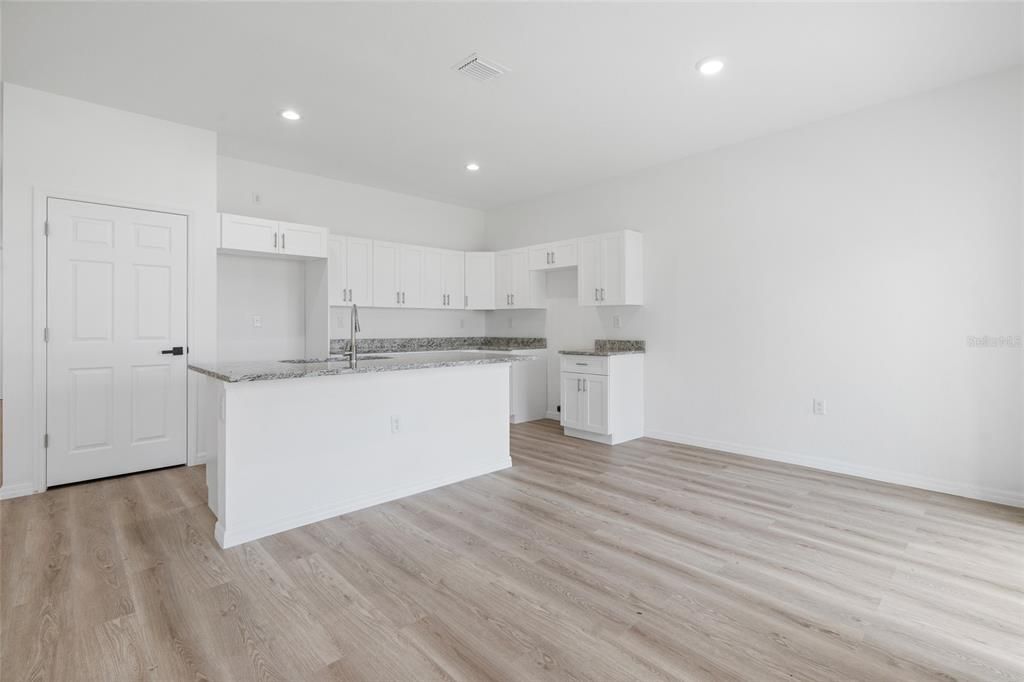 For Sale: $324,000 (3 beds, 2 baths, 1532 Square Feet)