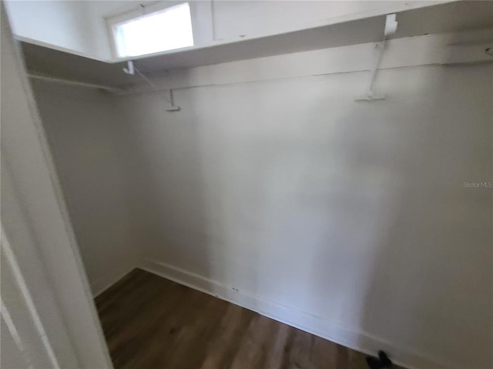 For Rent: $1,675 (2 beds, 1 baths, 873 Square Feet)