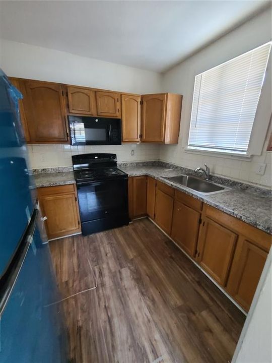 For Rent: $1,675 (2 beds, 1 baths, 873 Square Feet)