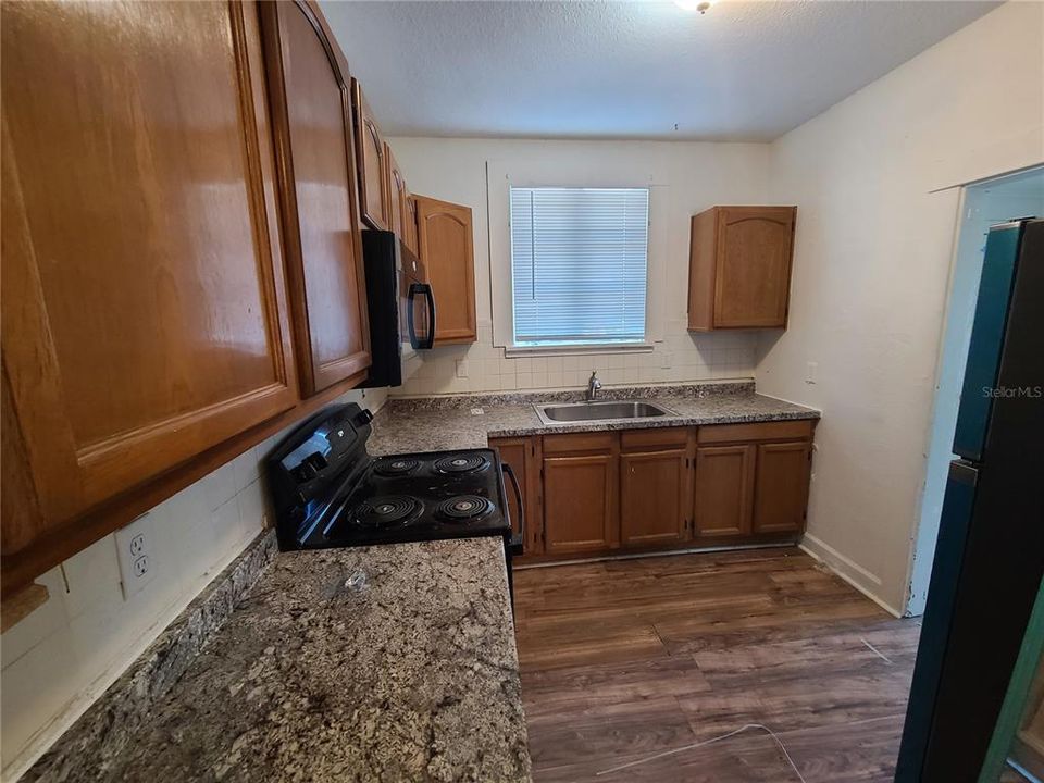 For Rent: $1,675 (2 beds, 1 baths, 873 Square Feet)