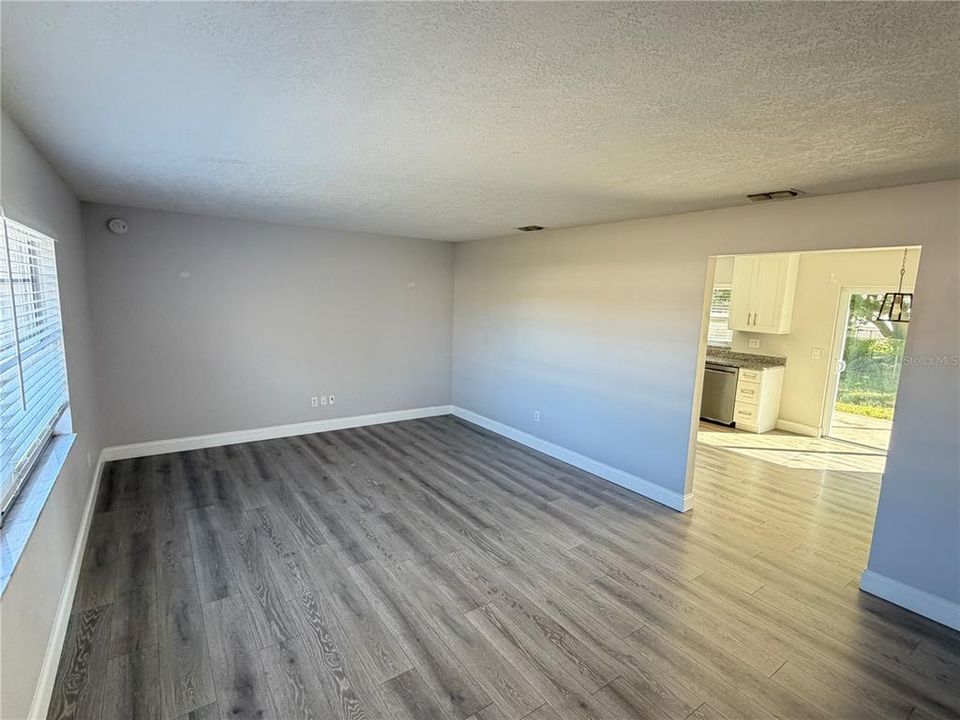 For Rent: $1,990 (3 beds, 2 baths, 1209 Square Feet)