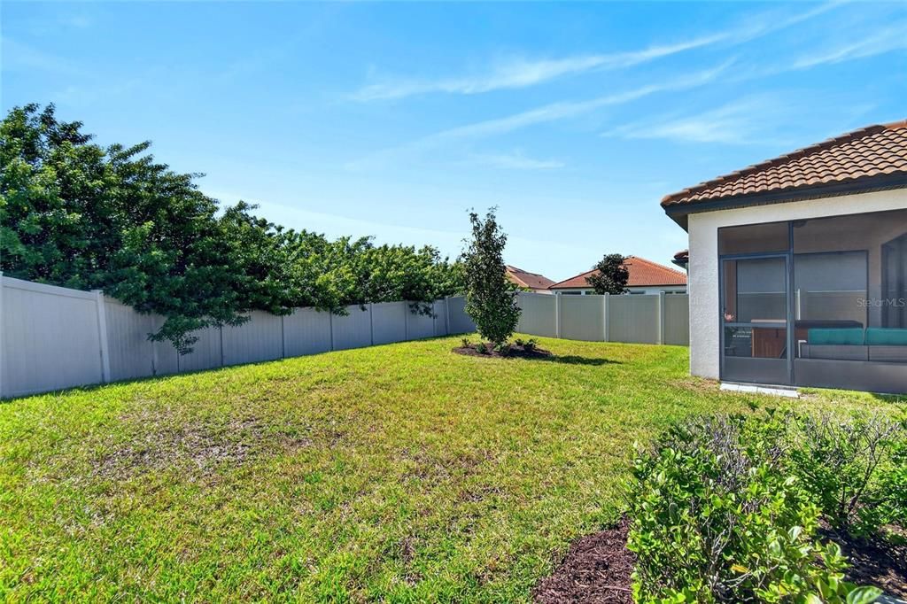 На продажу: $399,000 (2 спален, 2 ванн, 1761 Квадратных фут)