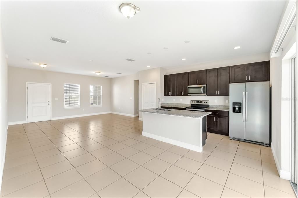 For Sale: $279,000 (4 beds, 2 baths, 1580 Square Feet)