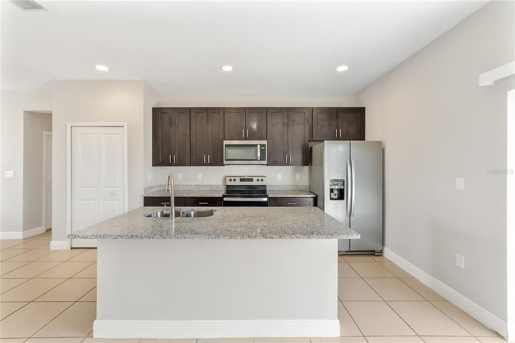 For Sale: $279,000 (4 beds, 2 baths, 1580 Square Feet)