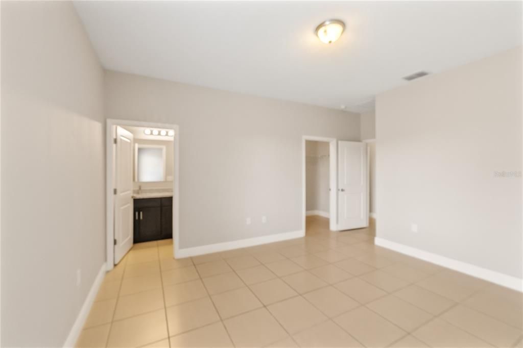 For Sale: $279,000 (4 beds, 2 baths, 1580 Square Feet)
