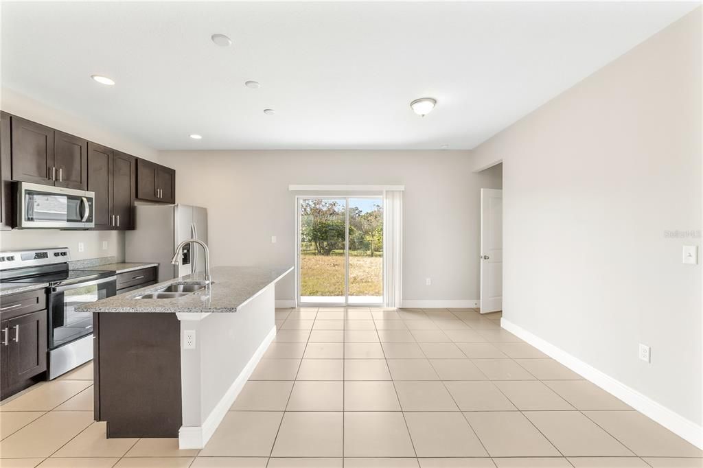 For Sale: $279,000 (4 beds, 2 baths, 1580 Square Feet)
