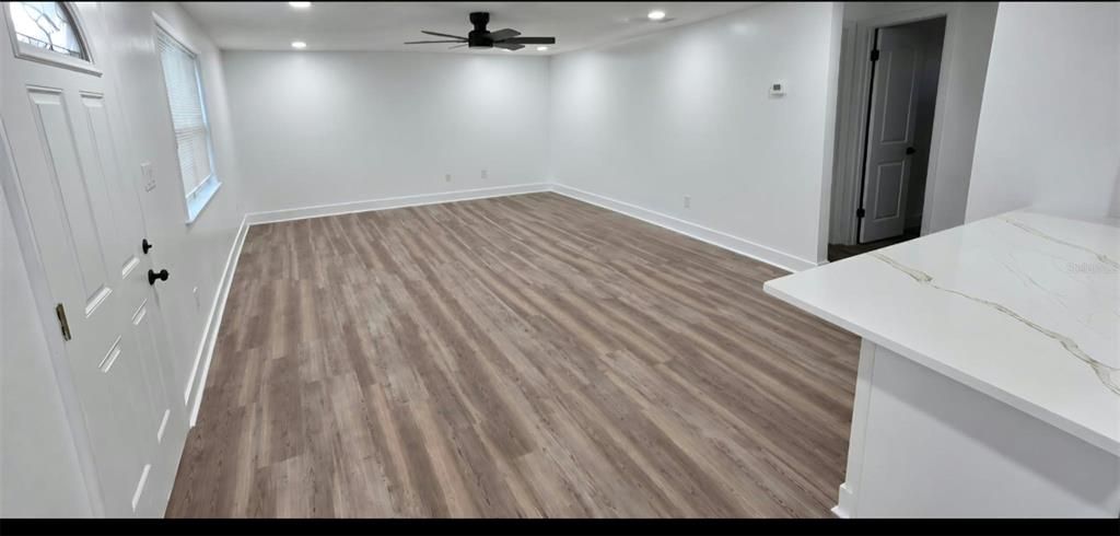 En Venta: $229,000 (2 camas, 2 baños, 816 Pies cuadrados)