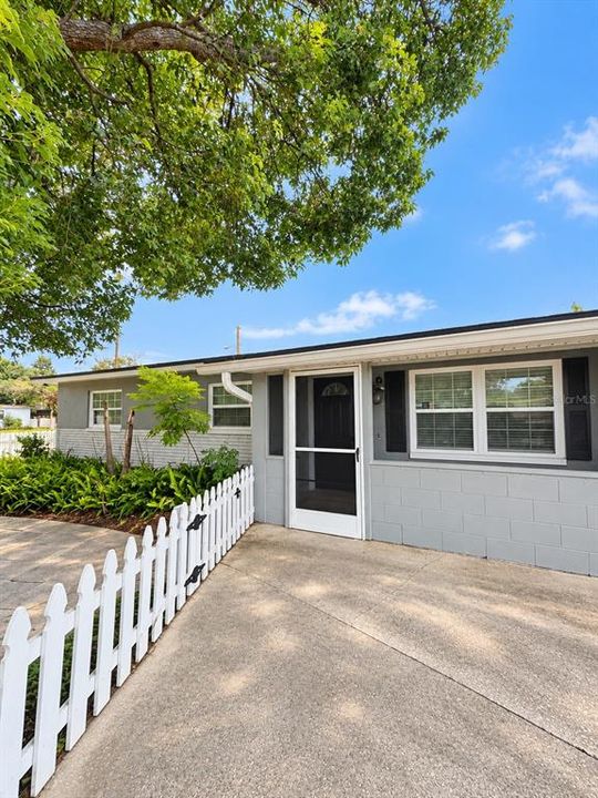 For Rent: $2,100 (3 beds, 1 baths, 1230 Square Feet)