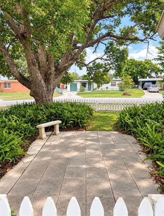 For Rent: $2,100 (3 beds, 1 baths, 1230 Square Feet)
