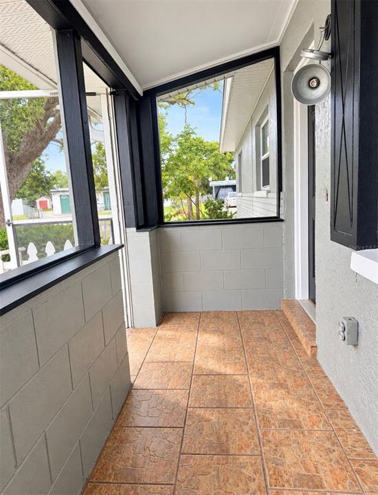 For Rent: $2,100 (3 beds, 1 baths, 1230 Square Feet)