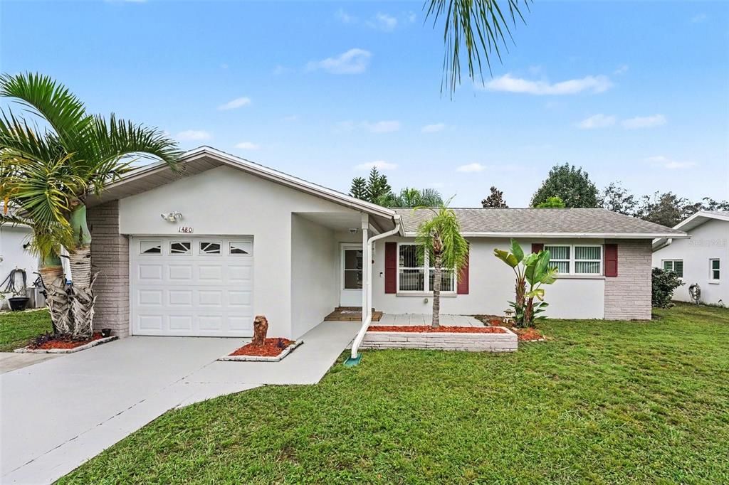 For Sale: $299,900 (2 beds, 2 baths, 1108 Square Feet)