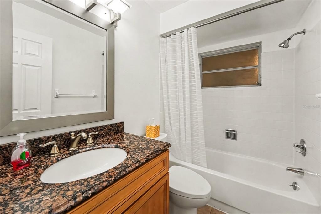 For Sale: $299,900 (2 beds, 2 baths, 1108 Square Feet)