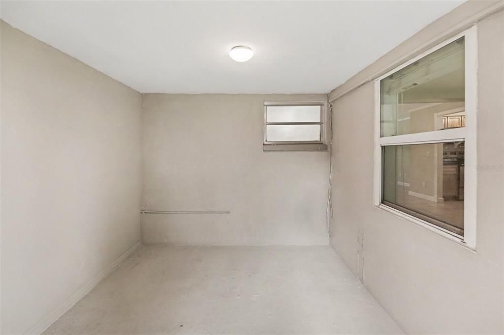 For Sale: $299,900 (2 beds, 2 baths, 1108 Square Feet)