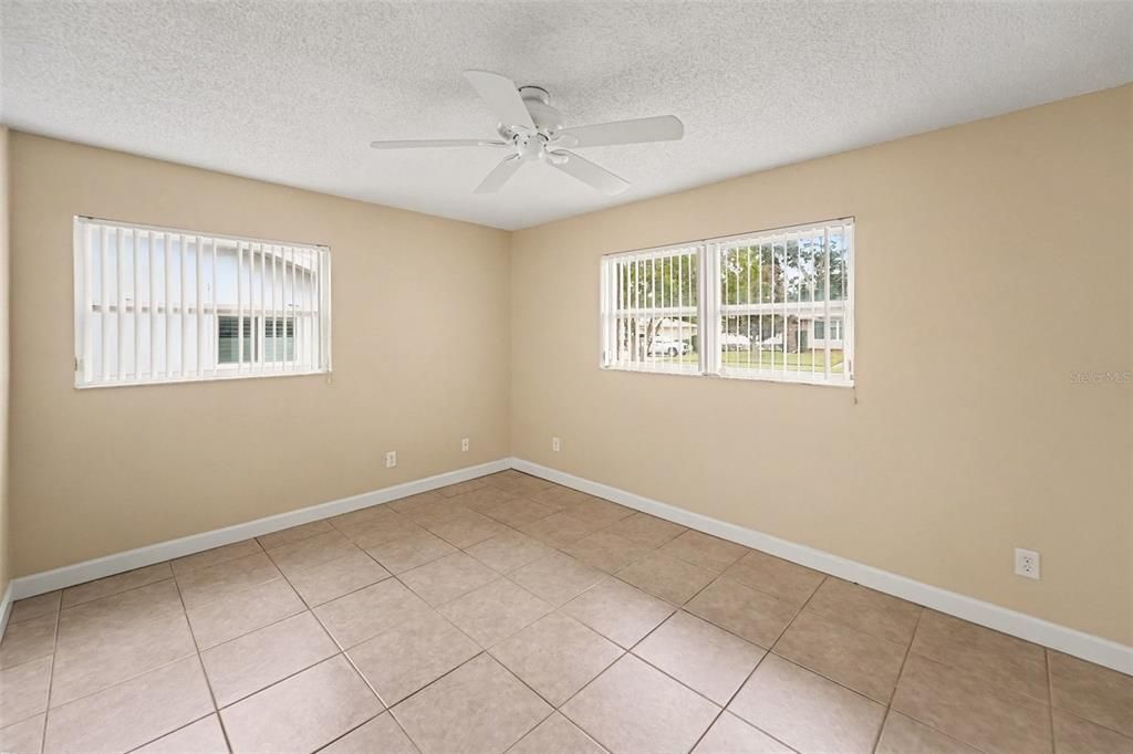 For Sale: $299,900 (2 beds, 2 baths, 1108 Square Feet)