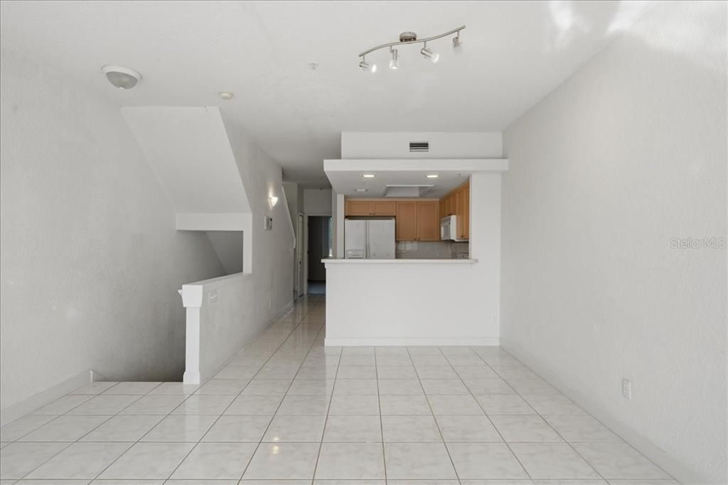 En Venta: $405,000 (3 camas, 3 baños, 1834 Pies cuadrados)