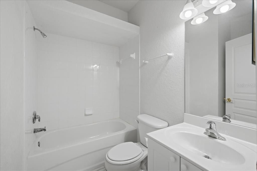 En Venta: $405,000 (3 camas, 3 baños, 1834 Pies cuadrados)