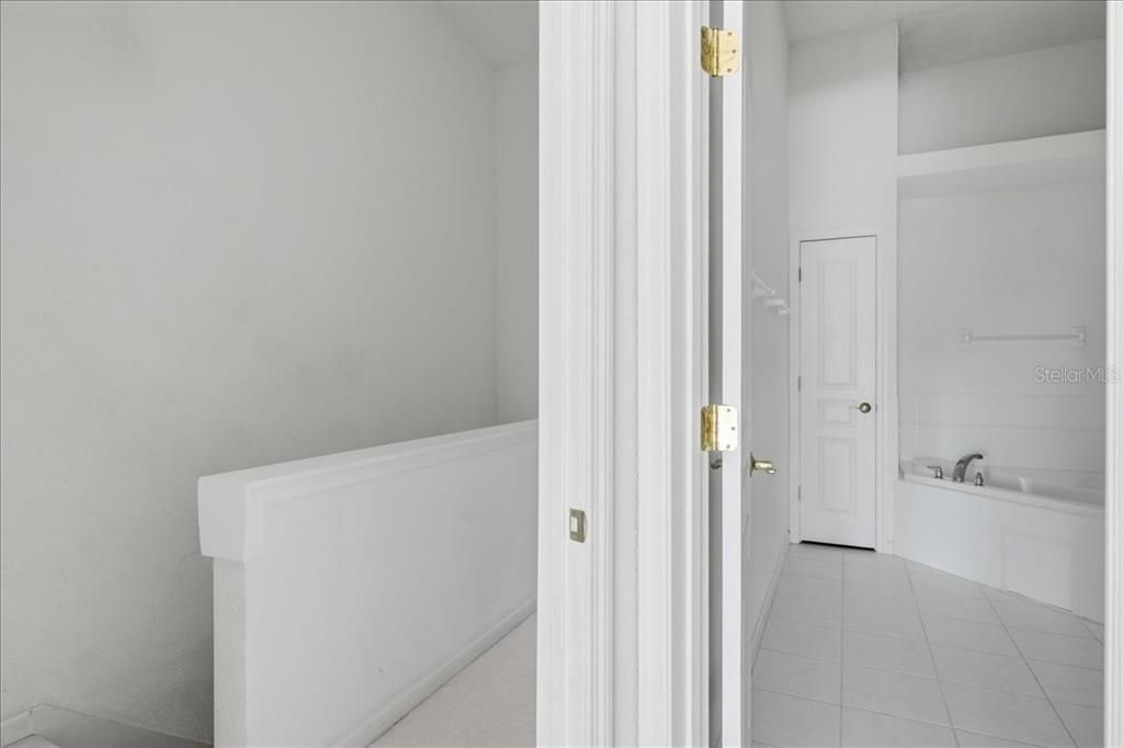 En Venta: $405,000 (3 camas, 3 baños, 1834 Pies cuadrados)