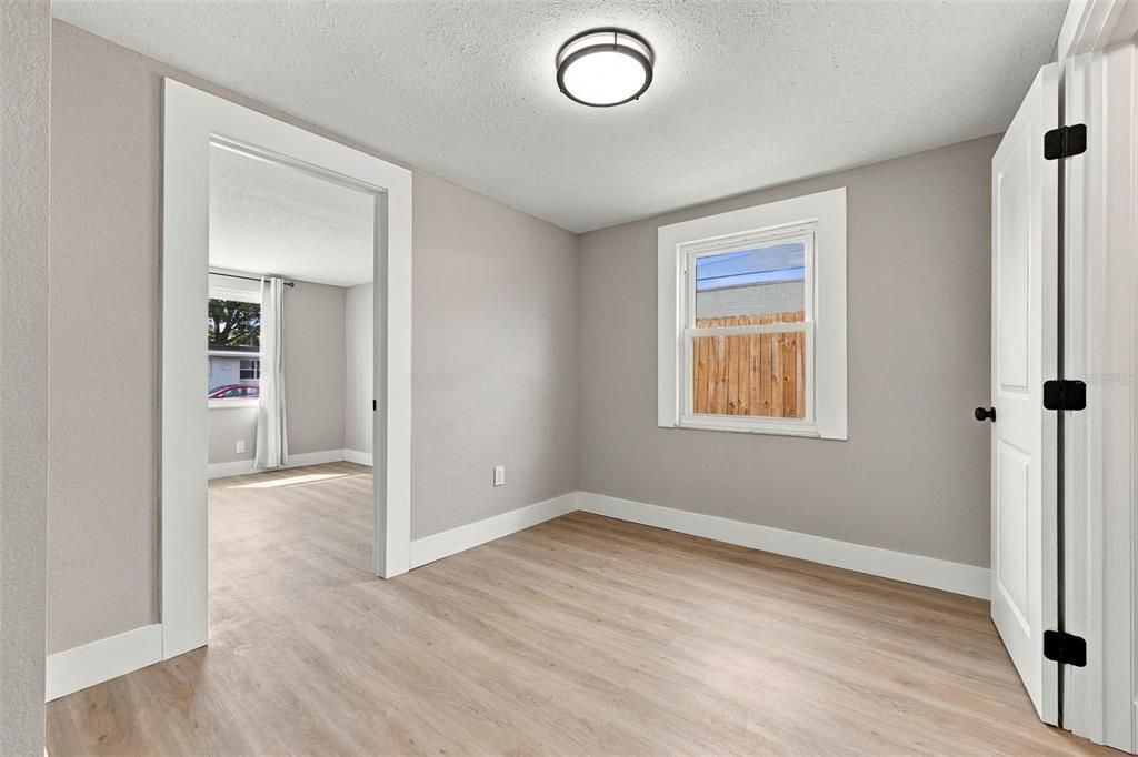 For Sale: $264,900 (2 beds, 1 baths, 716 Square Feet)