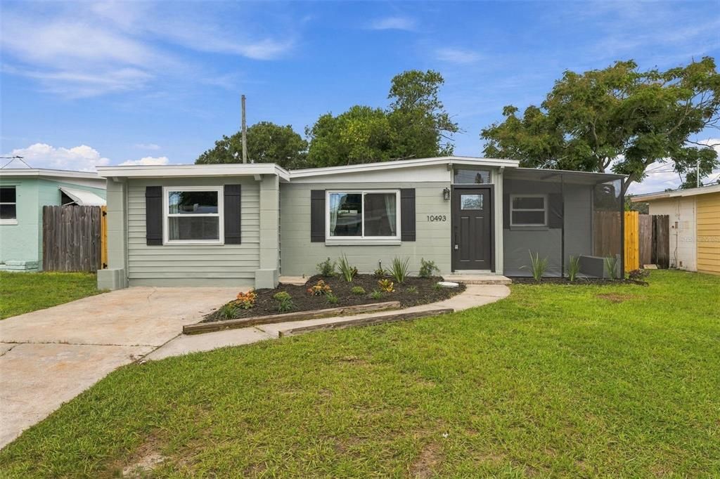 For Sale: $264,900 (2 beds, 1 baths, 716 Square Feet)