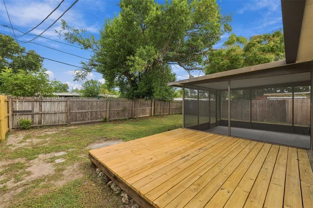 For Sale: $264,900 (2 beds, 1 baths, 716 Square Feet)