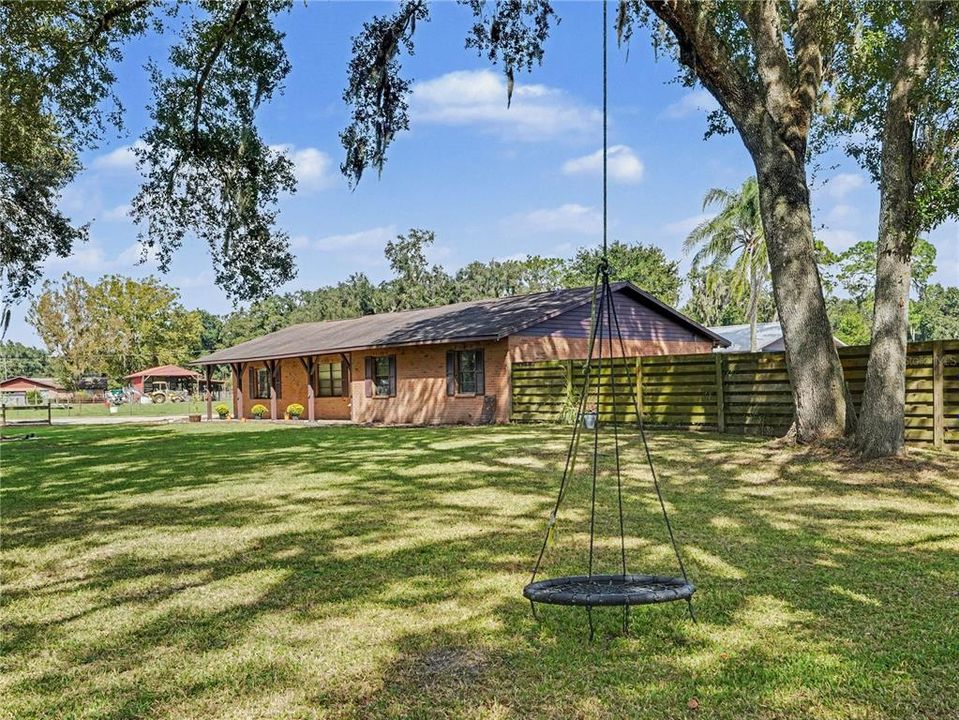 На продажу: $525,000 (4 спален, 2 ванн, 1742 Квадратных фут)