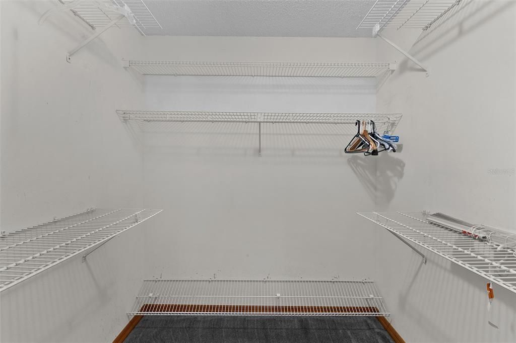 En Venta: $249,900 (2 camas, 2 baños, 1393 Pies cuadrados)