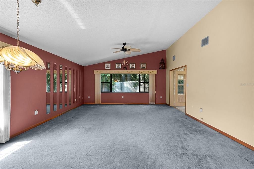 En Venta: $249,900 (2 camas, 2 baños, 1393 Pies cuadrados)