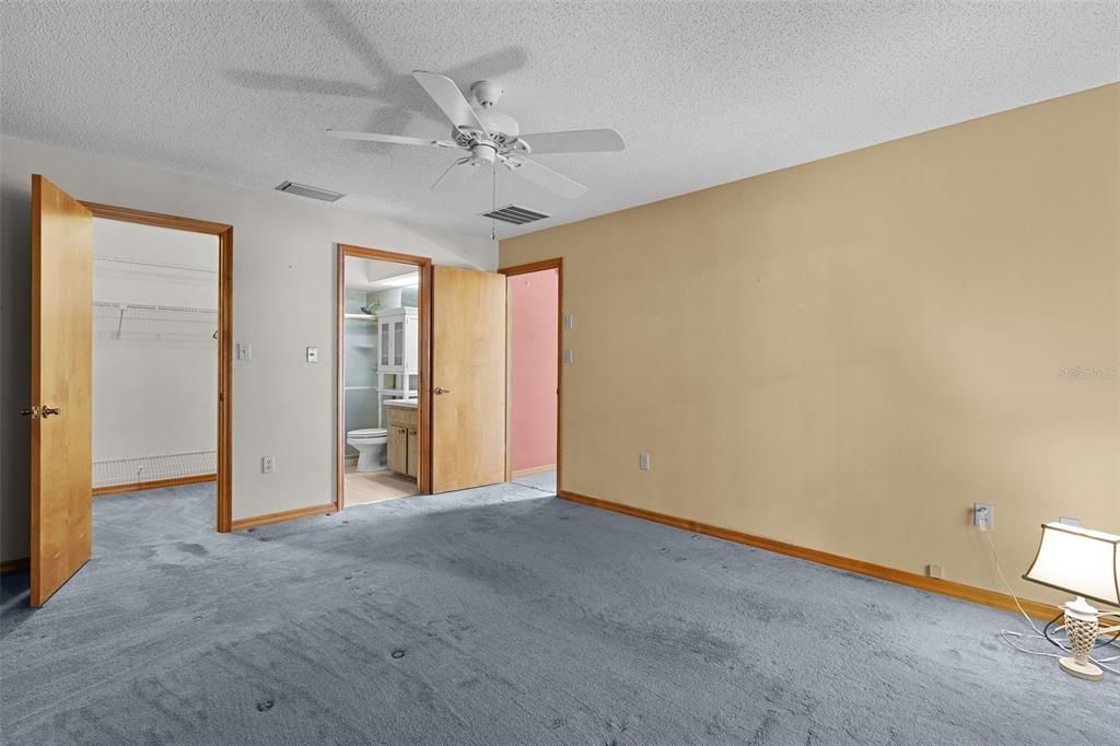 En Venta: $249,900 (2 camas, 2 baños, 1393 Pies cuadrados)