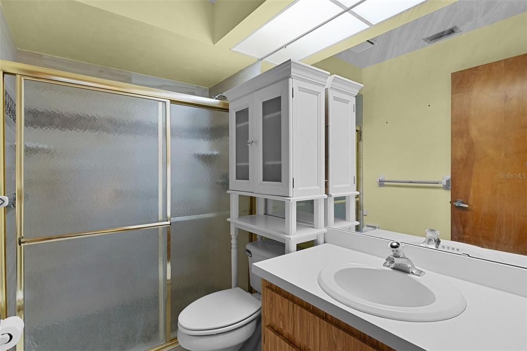 En Venta: $249,900 (2 camas, 2 baños, 1393 Pies cuadrados)